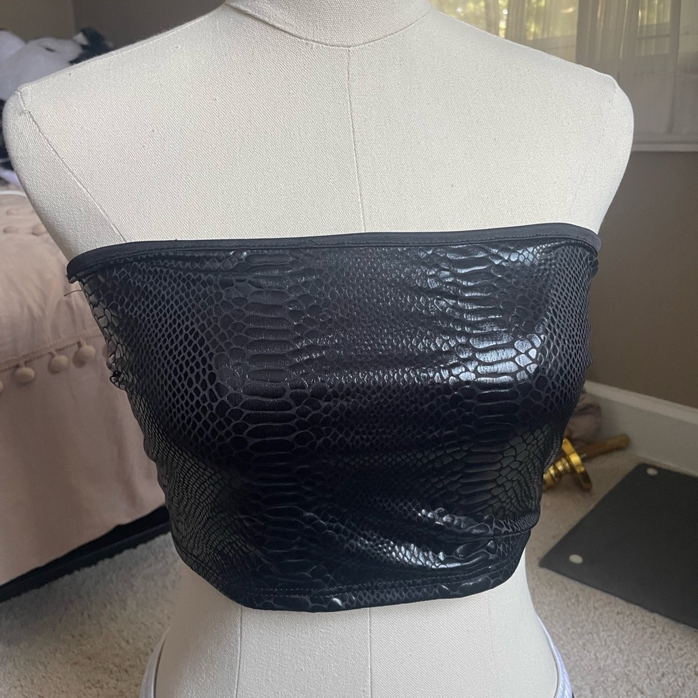 Snake skin black tube top